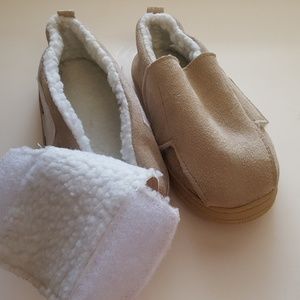 ? Shoes - Velcro slipper NEW ? Shoes - Velcro slipper NEW